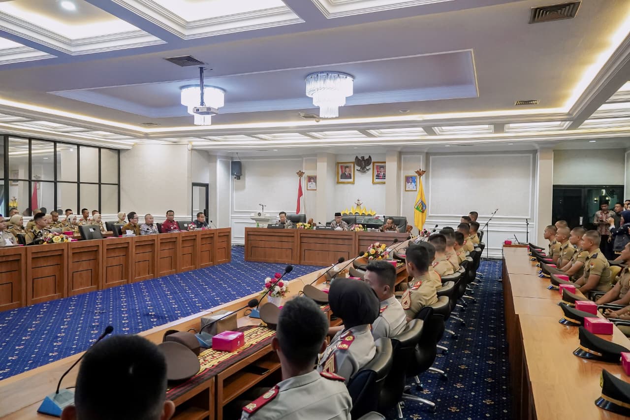 Gubernur Mirza Beri Pembekalan Wawasan Kebangsaan kepada 86 Taruna dan Praja Asal Lampung